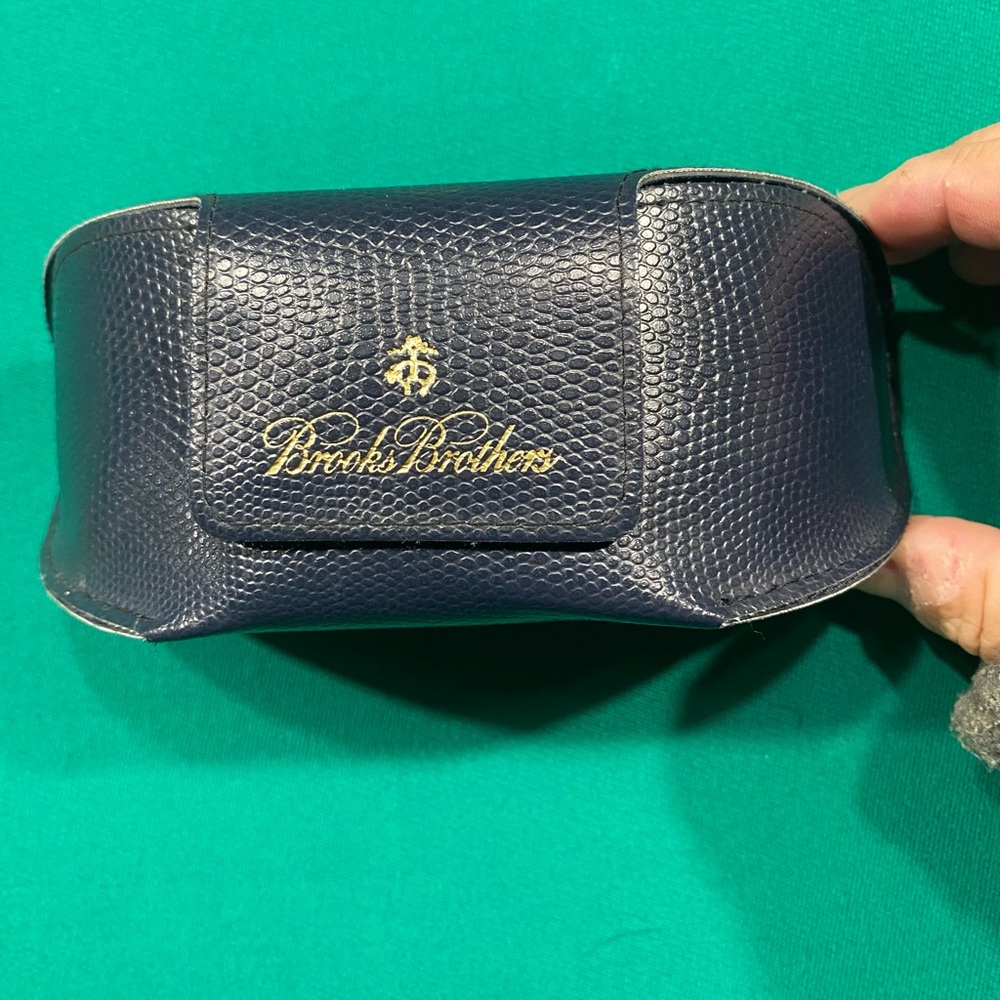 Brooks Brothers‎ Navy eyeglass Case Snakeskin texture Magnetic close
